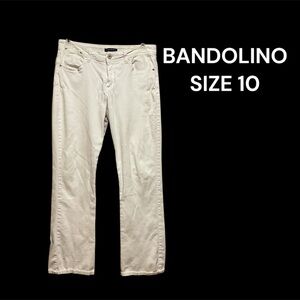 BANDOLINO WHITE JEANS IN SIZE 10 VERY GENTLY WORN